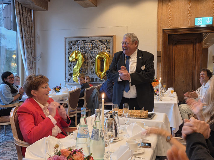 Das Jubiläum feierte Helmut Döring im Seehotel am Lietzensee mit Ehefrau Renate, der Familie, Mitarbeitern und engen Freunden.