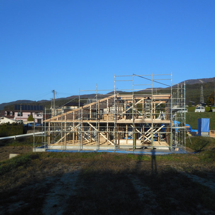 長野県　松本市　建築家　news設計室　丸山和男　建て方　在来工法　設計監理　住宅設計　薪ストーブ　猫と暮らす家