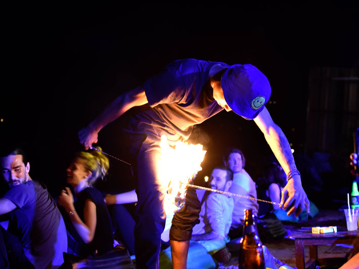 Feuer Tradition Partie Full Moon Kho Phangan Nacht Leben Thailand Reise Fotograf Martin Matok