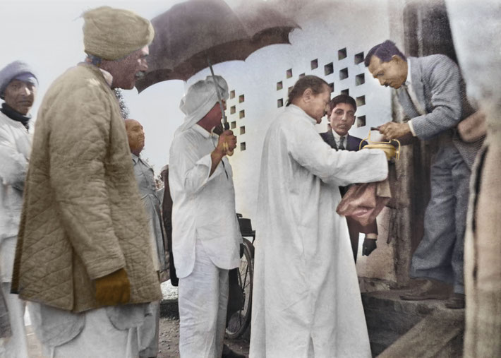 1950 : Meher Baba and his men at Keki Nalavala home, during the New Life. Image colorized by Jim Kirkpatrick.