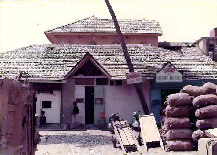1991 : Manzil-e-Meem, Bombay / Mumbai, India. Photo taken by Homyar J. Mistry. Courtesy of Cyrus M. Khambata.