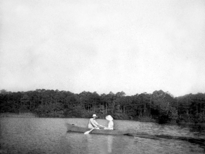 1952 ; Mehera and Mani Irani on the lake at the Center, Myrtle Beach.