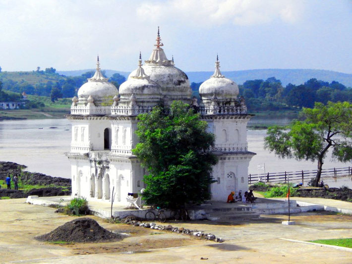 Sahastradhara Temple on the Narmada River.