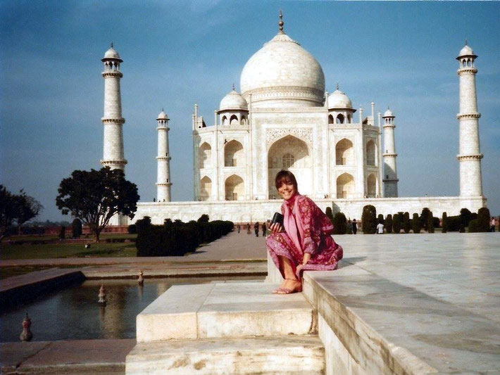 Ursula at the Taj Mahal, Agra, India. Photo taken by Ed Van Buskirk.