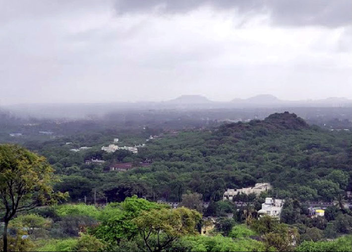 Chaturshringi Hill, Pune. Click on images below to enlarge them.