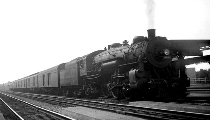 Steam locomotive 4907 at Union Station in South Bend, 1936