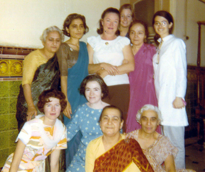 Guruprasad, Poona, India. Lois Seeley, Dede Mavris, Leatrice, Wendy - 1969  - Courtesy of Kendra Crossen