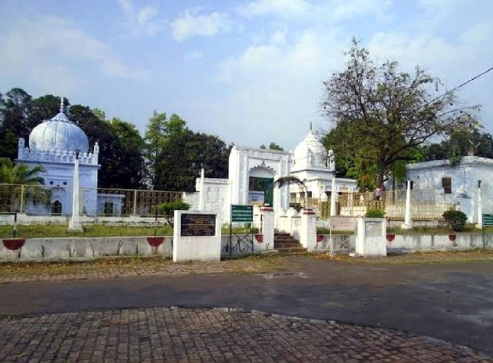  The Tomb / Shrines for Kabir in Maghar, India.
