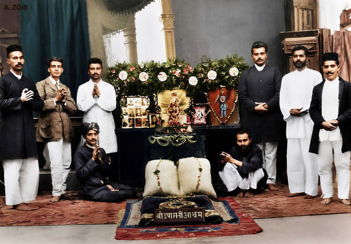 Feb. 1922 : Meher Baba and his followers in the temple room at Kasha Peth. Baba is seated - left. Image rendition by Anthony Zois. BP