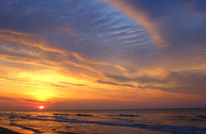 2016 ; Sunrise at Myrtle Beach. Photo taken by Ken Neunzig