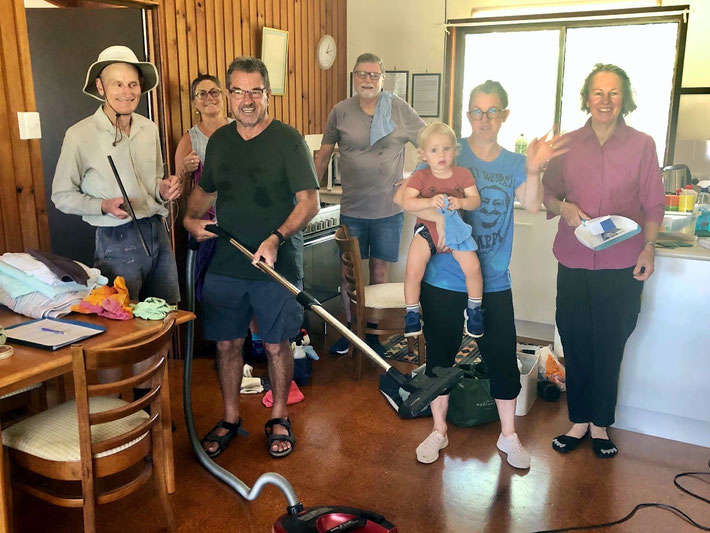 2020s : Avatar's Abode work crew. Australia.