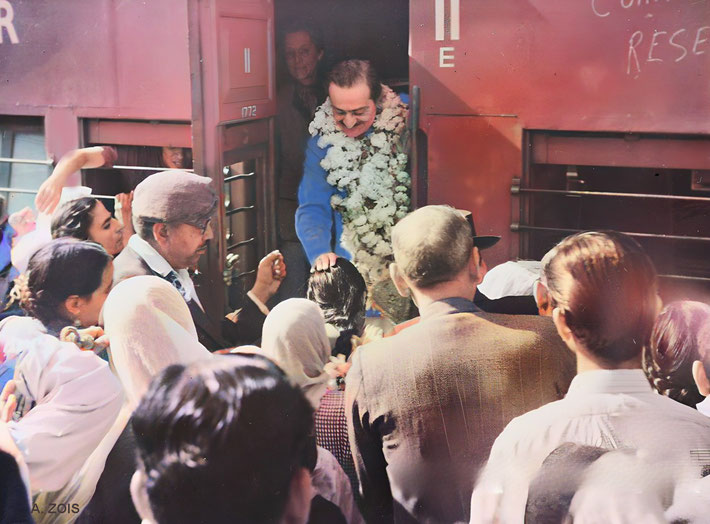 1953. Meher Baba blessing at Dehra Dun railway station on the Doon Express. Image rendition by Anthony Zois.