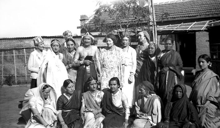 1937 : Valu sitting on the front row, far right in dark sari.