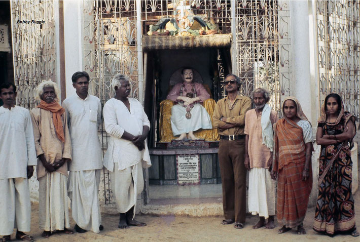 Late 1970s. Pukar (left of statue) & others in Harmirpur's inner sanctum of the Meher Centre. Photo taken by Bobby Buggia