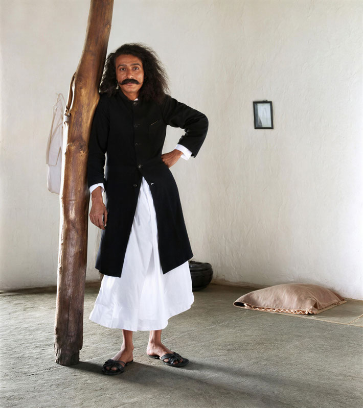 1927 : Meher Baba wearing the Kamli coat in Meherabad. Image rendition by Anthony Zois.
