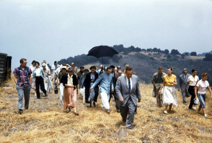 1956 : Baba's visit to Meher Mount - Rita in a light dress on the right. 