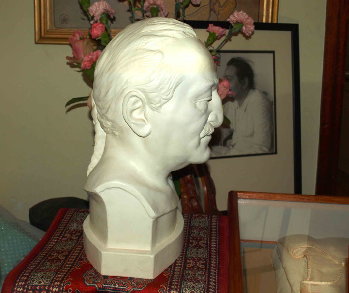 Baba's bust and His sadhra in Melbourne, Australia. Photo taken by Anthony Zois.