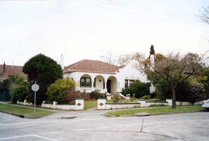 Dr Denis & Joan O'Brien's home in 26 Fairmont Avenue, Camberwell