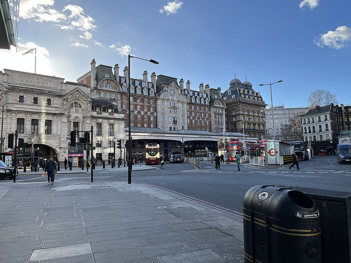 VICTORIA STATION LONDON