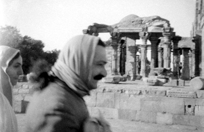 Meher Baba with Mehera Irani at Sarnath, India