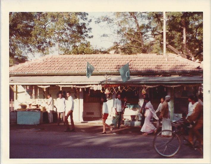 Hazrat Babajan's Tomb - January 1976. Photo taken by John Connor