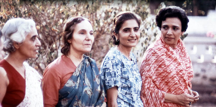 ( L-R ) Dr. Goher, Mehera Irani, Meheru Irani & Arnavaz Dadachanji in India. Photo courtesy of Glenn & Laurel Magrini.