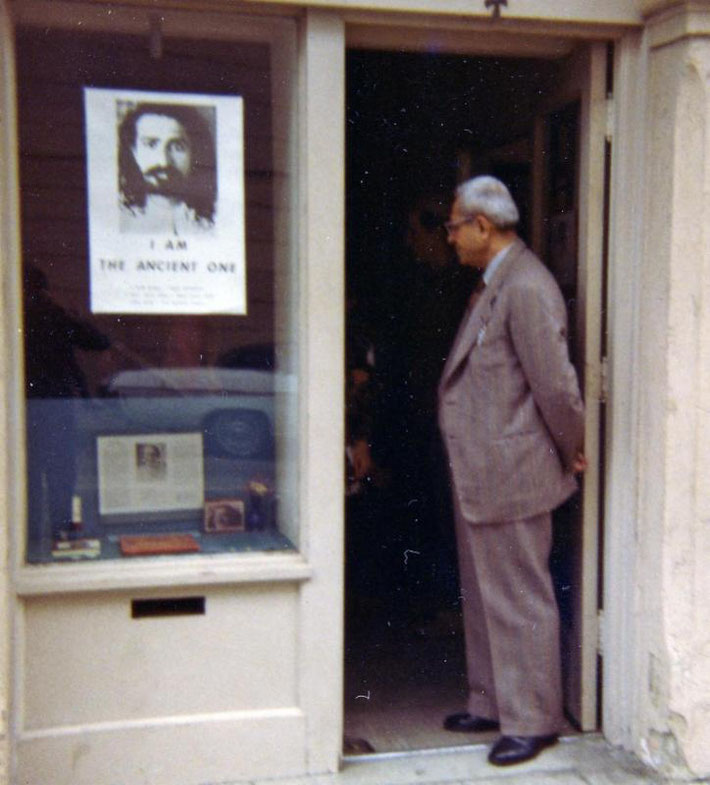 1970 : Meherjee Karkaria standing in the doorway of the bookstore.