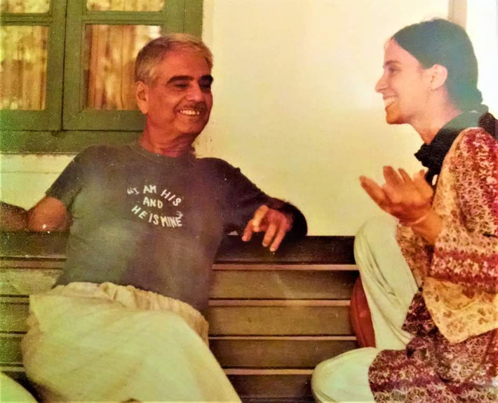 Davana with Eruch Jessawala at Meherazad, India.