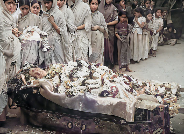 Upasni Maharaj's funeral - Courtesy of Meher Nazar