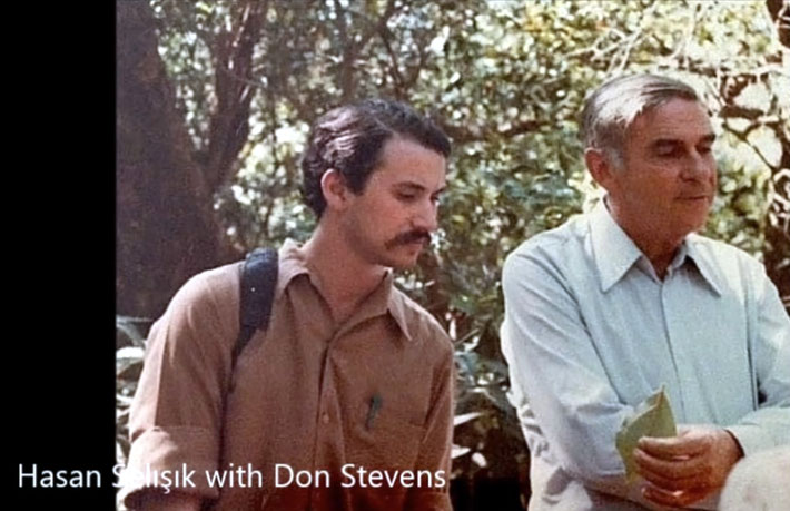 1980 : Hasan with Don Stevens at Happy Valley, near Pimpalgaon village, India. Image taken & courtesy of Hasan Selisik. 