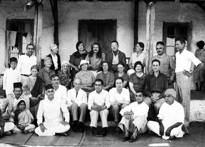 1937 : The group photo shows Meher Baba with his Eastern & Western disciples in Meherabad, India.