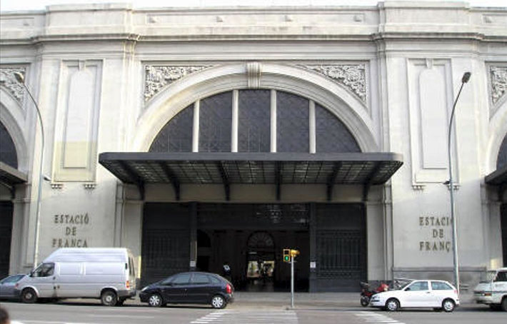 Estacio de Franca Barcelona - outside entrance