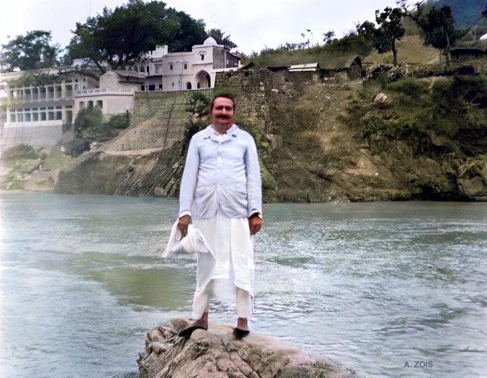 Late 1938 : Meher Baba on tour in India. Image courtesy of the EP Collection. Image renditionn by Anthony Zois.
