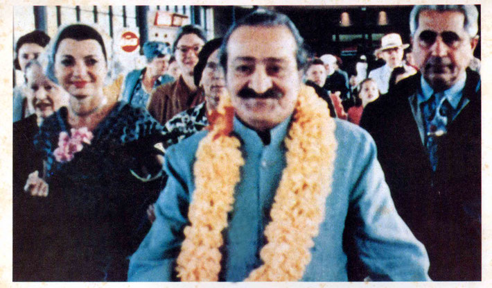 Meher Baba arriving at San Francisco Airport 1956. ( L-R ) Elizabeth Patterson, Bili, Filis Fredericks, Kitty Davy, Baba & Adi K. Irani