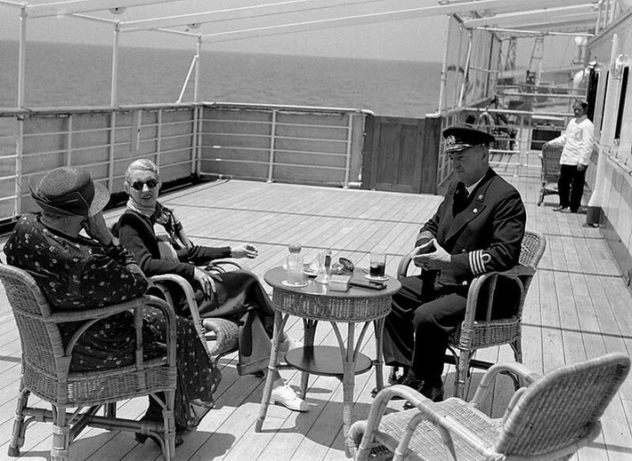Baloeran- Capt. Dubois with Sultanah Jahor in 1935.