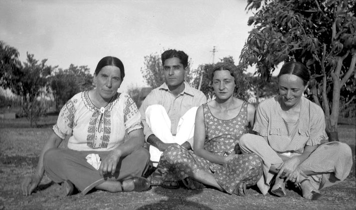 MSI Collection ; India - Kitty is far left, then Adi S Irani, Delia De Leon and Margaret Craske