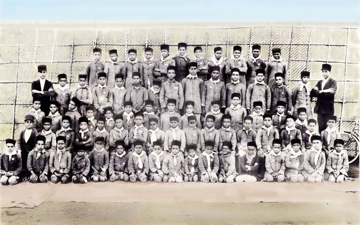 1927 : The Meher Ashram boys at Meherabad, India. Image rendition by Anthony Zois.