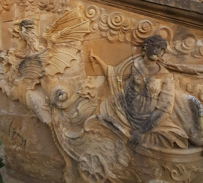 Verzierungen aus der griechischen Mythologie im Abteipalast in Gorze