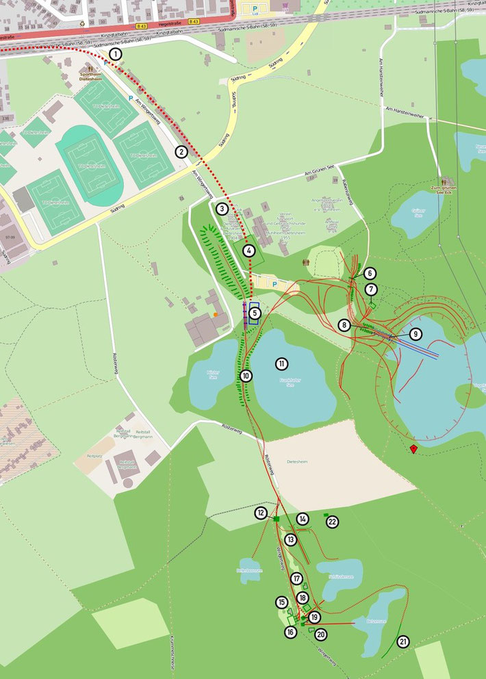 Open Street Maps Karte, ergänzt mit den ehemaligen Bahnstrecken und Gebäuden.