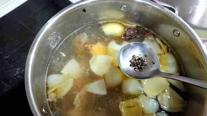 Vietnamesische-nudelsuppe-pfeffer-selber-kochen