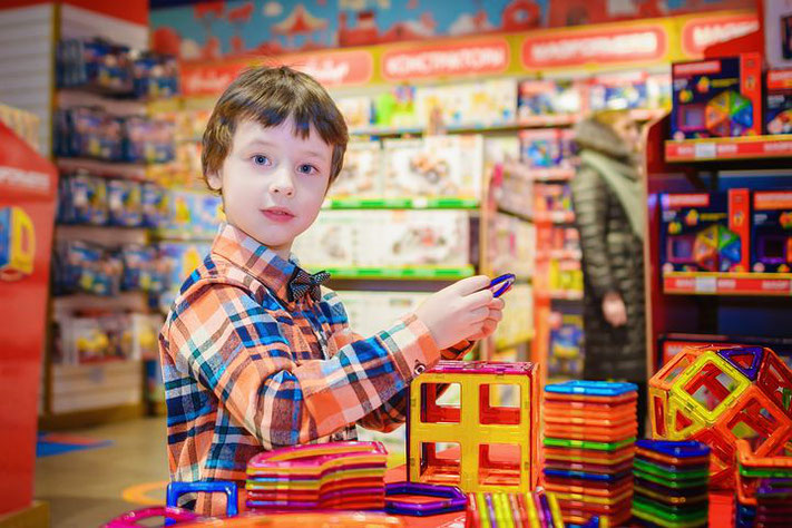 Teach kids about money, Shopping with kids, kids save money, kids earn, kids learn,