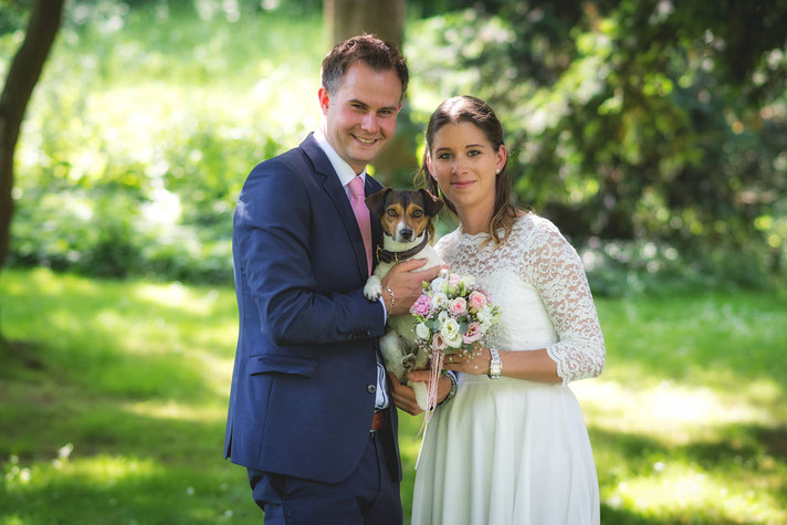 HochzeitHochzeitsfotografie, Der Beste Fotograf, Hochzeit, Braut, Bräutigam, Portraitaufnahme, Portrait, Gross-Gerau, Hessen, Russelsheim, Ruesselsheim, Darmstadt, Mainz, Wiesbaden, Frankfurt, Nauheim, Bischofsheim, Bauschheim, Fotoshooting, Hund