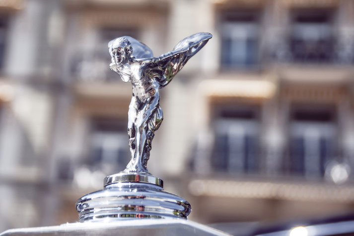 Kühlerfigur einer Luxuslimousine