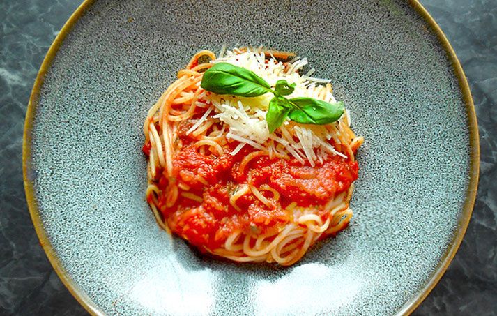 Spaghetti Napolitano ● »Spaghetti pumarol’n copp«