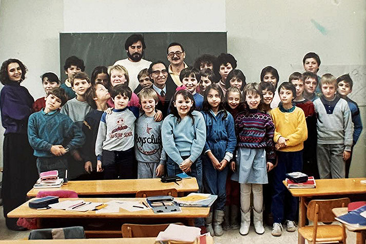 Sa učenicima dopunske škole u Sštutgart- Fojerbahu 1985.
