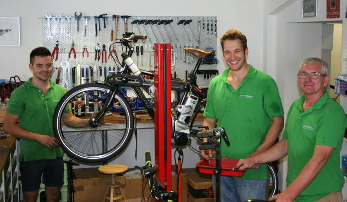 Im e-motion e-Bike Premium Shop in Bonn können Sie alles rund um das Thema Falt- und Kompaktrad erfahren.