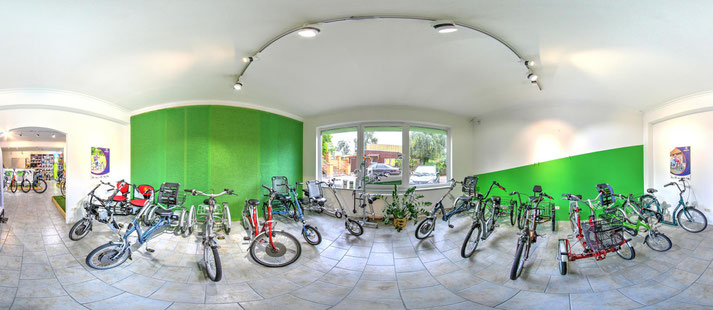 Auf großer Ladenfläche können Sie sich im Shop in Frankfurt zahlreiche e-Mountainbikes ansehen und probefahren.