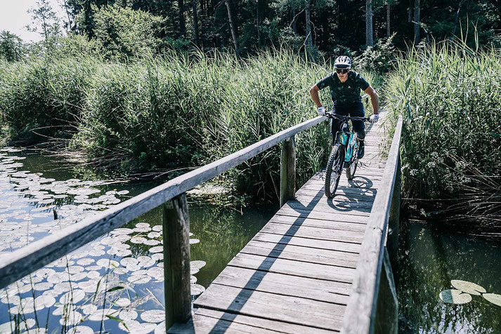 Husqvarna e-Bikes, e-MTBs und Pedelecs in der e-motion e-Bike Welt Velbert