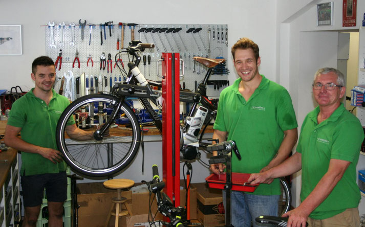 Kostenlose Beratung, Probefahrt und Vergleich von Trekking e-Bikes in der e-motion e-Bike Welt in Bonn