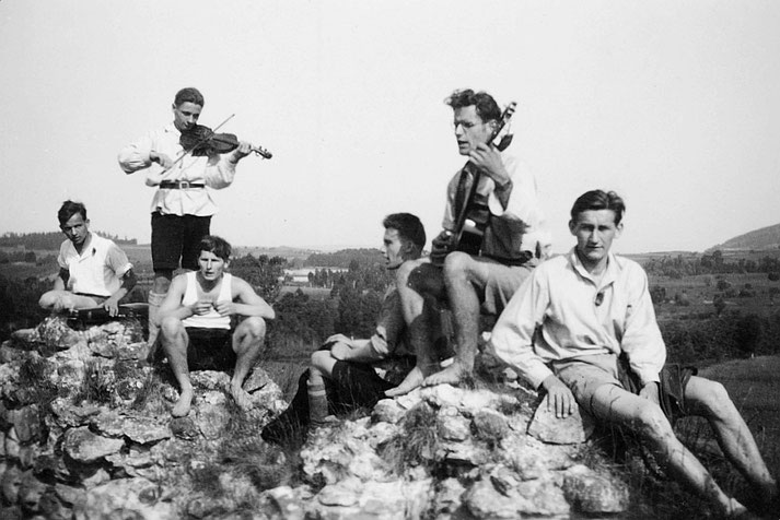 Wandervögel der Ortsgruppe Kreuzlingen am Nussbaumersee 1930. (Schweizerisches Sozialarchiv)